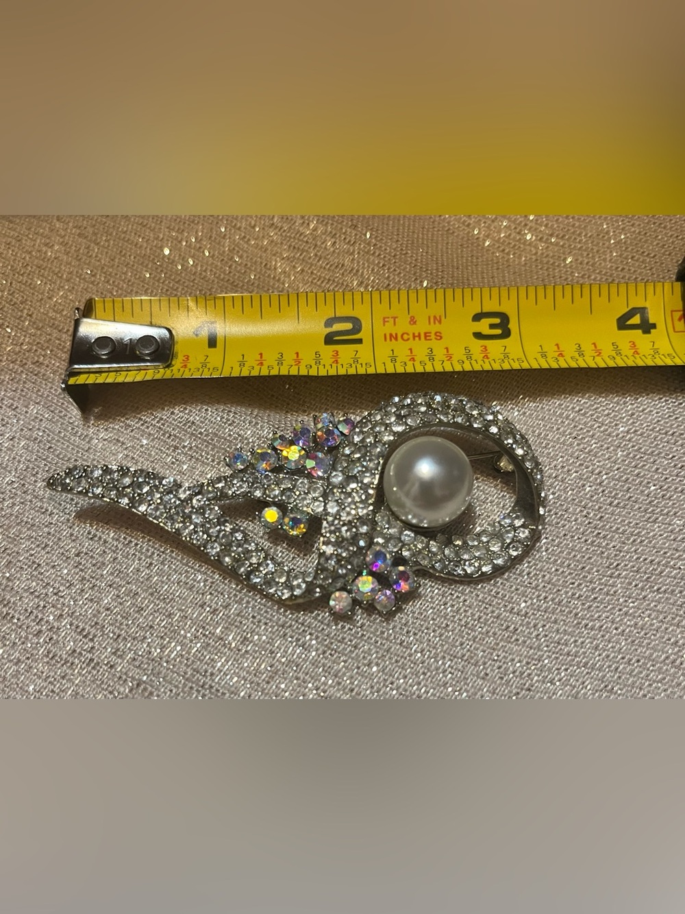 Ribbon Brooch Vintage Style Iridescent & Clear Rhinestones & Faux Pearl - Picture 5 of 6